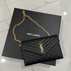 YSL CLASSIC CASSANDRE ENVELOPE CHAIN WALLET - BLACK & GOLD